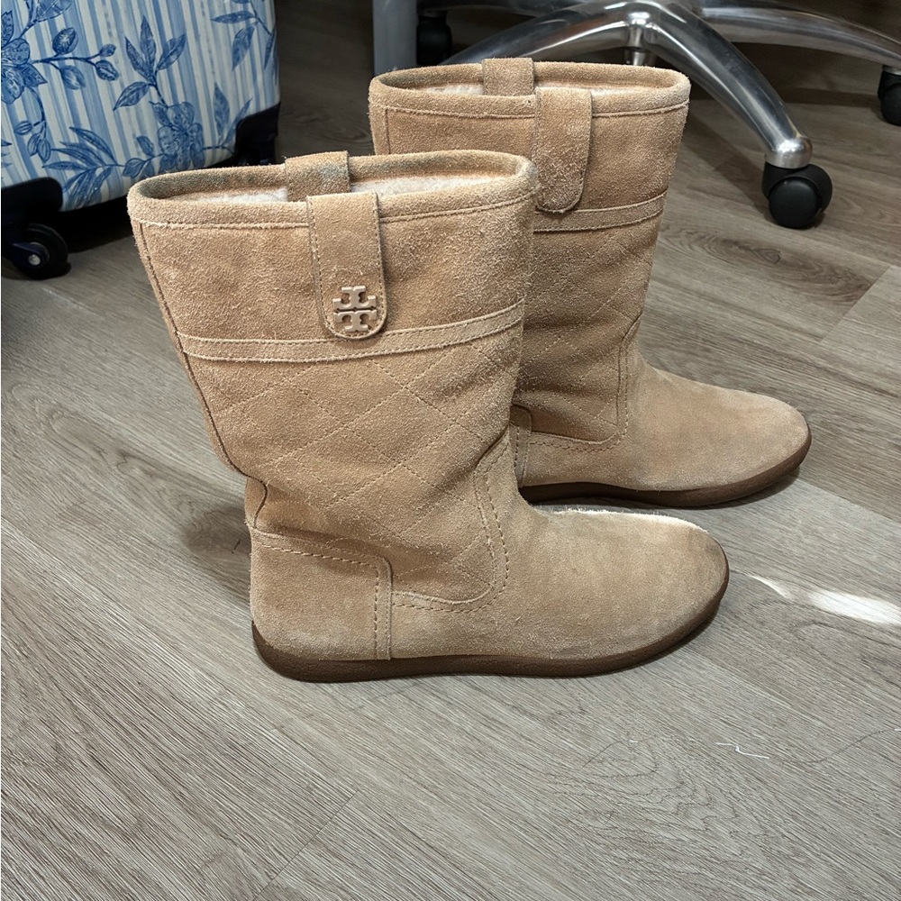 Tory Burch Logo Tan Alana Split Suede Shearling Lined Boot Women's - SIZE 9